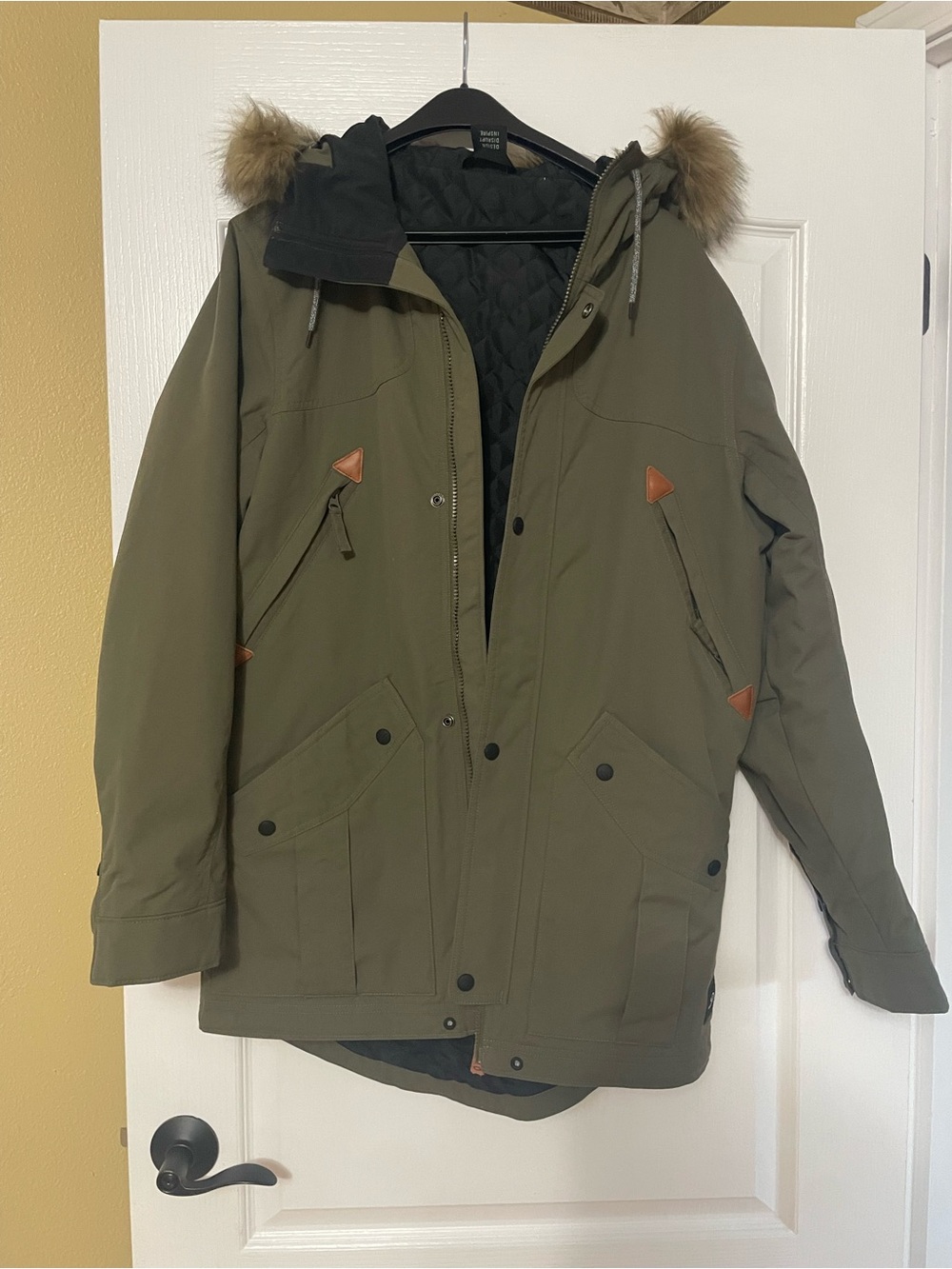 Men’s Oakley Medium Size coat with faux fur trim on hood